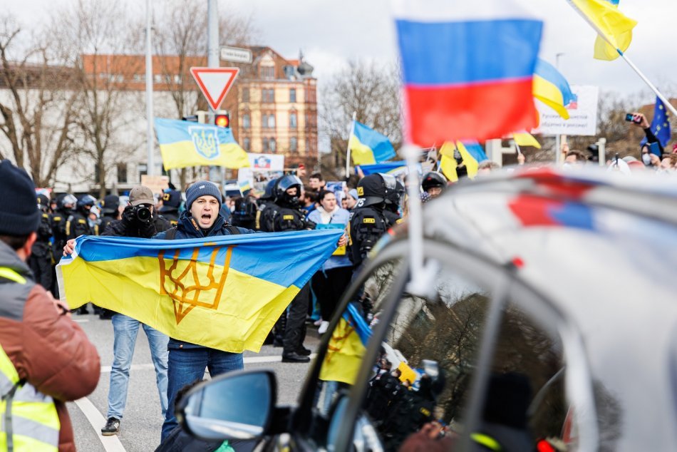 Ilustračný obrázok k článku V Nemecku sa konajú proukrajinské a proruské protesty