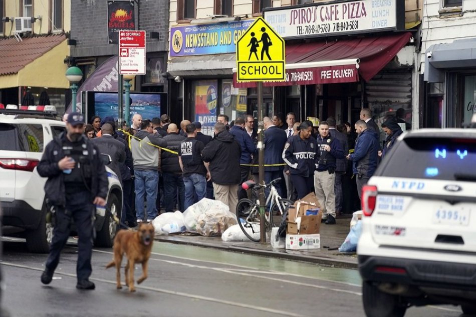 Ilustračný obrázok k článku Autentické FOTO z miesta: Po streľbe v newyorskom metre hlásia niekoľko zranených