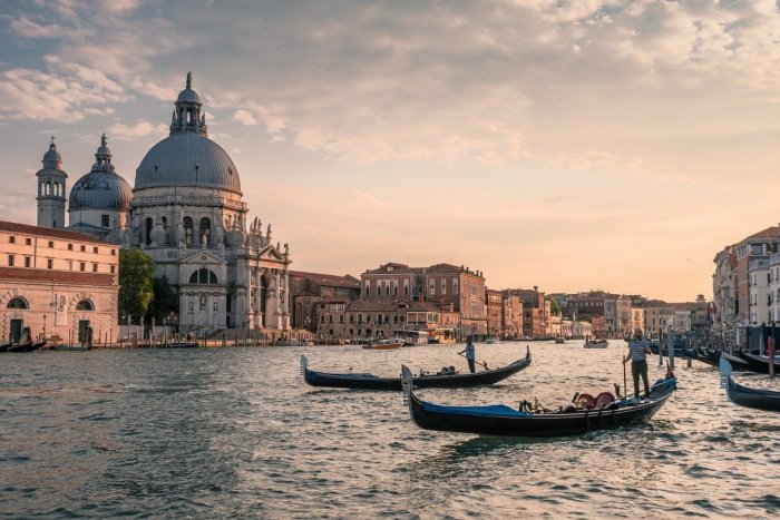 Ilustračný obrázok k článku Chcete vidieť Benátky? Poponáhľajte sa, mesto prichádza s RADIKÁLNYM riešením pre turistov