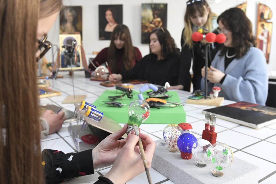 Ilustračný obrázok k článku FOTO: Aj z elektroodpadu môžu vzniknúť umelecké diela. Vyrábajú ich šikovní študenti