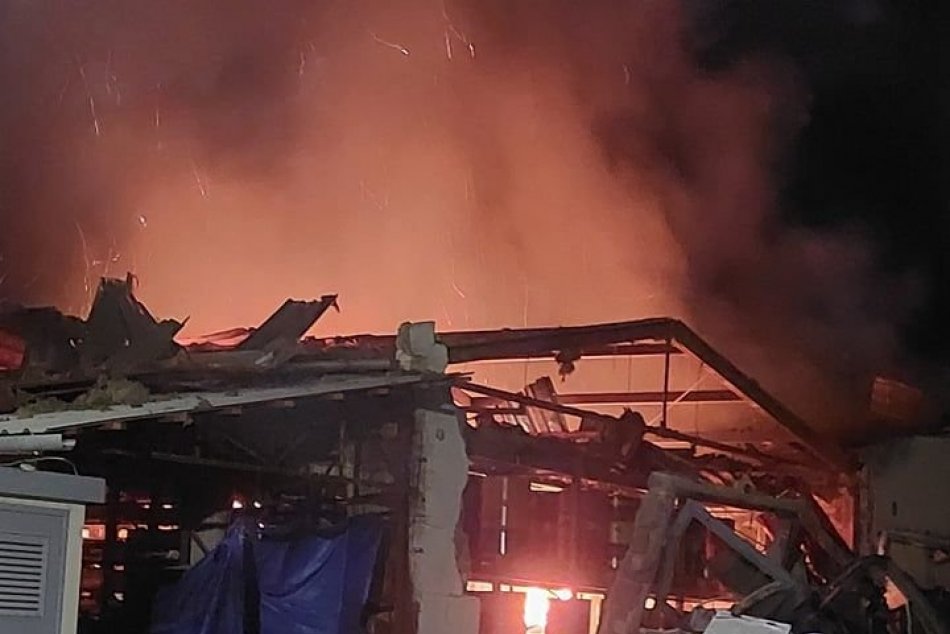 Ilustračný obrázok k článku Pri Bystrici vypukol požiar: Na mieste zasahovali hasiči z 3 miest, FOTO