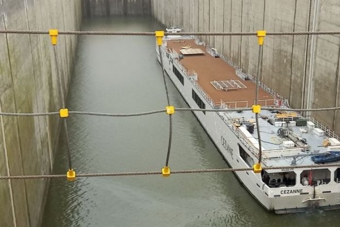 Ilustračný obrázok k článku Výletná loď zanechala na Dunaji obrovské škody: ROPNÁ škvrna dosahuje 8 kilometrov!