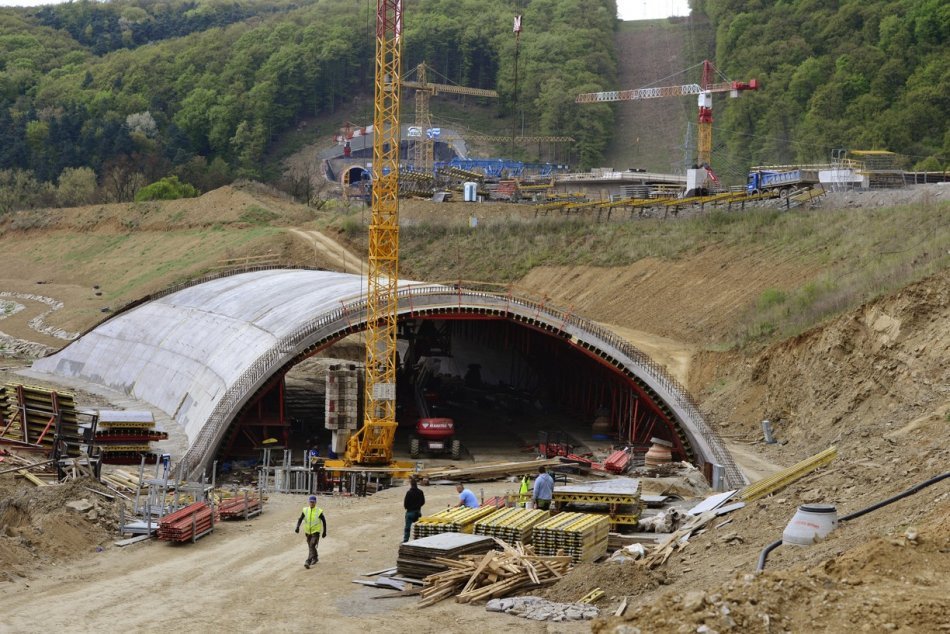 Ilustračný obrázok k článku Čo nové v Tuneli Bikoš? Diaľničiari odhalili PREHĽAD prác, ktoré realizujú