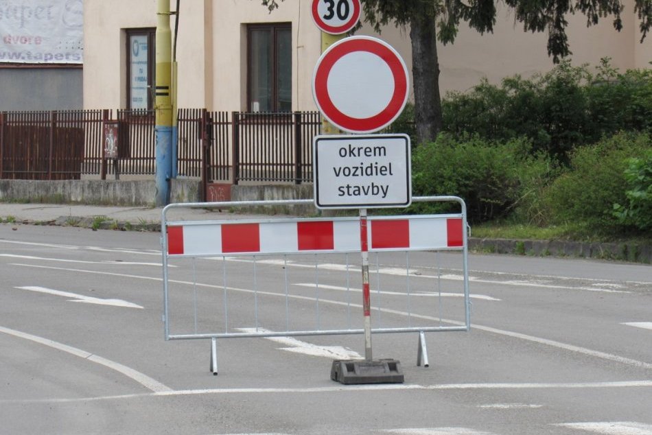 Ilustračný obrázok k článku Ďiaľničiari nepotešia vodičov v Poprade a okolí: Úsek mosta obmedzia až do konca októbra