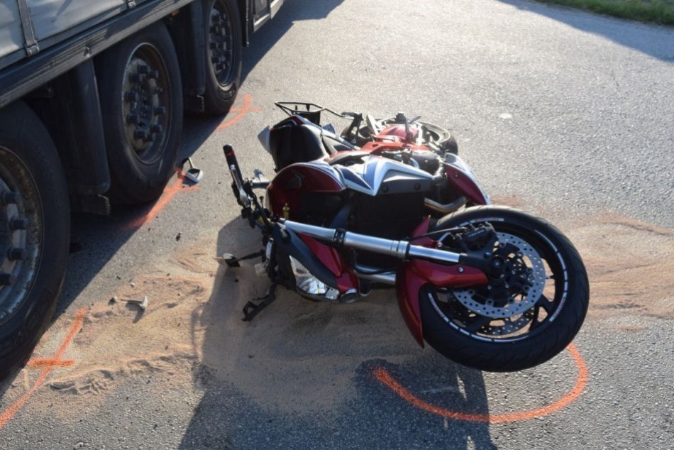 Ilustračný obrázok k článku Polícia VARUJE vodičov: V Trnavskom kraji pribúdajú nehody motorkárov!