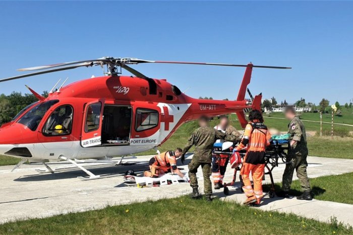 Ilustračný obrázok k článku Nehoda motocykla si vyžiadala zásah vrtuľníka: Žena utrpela vážne poranenia hlavy