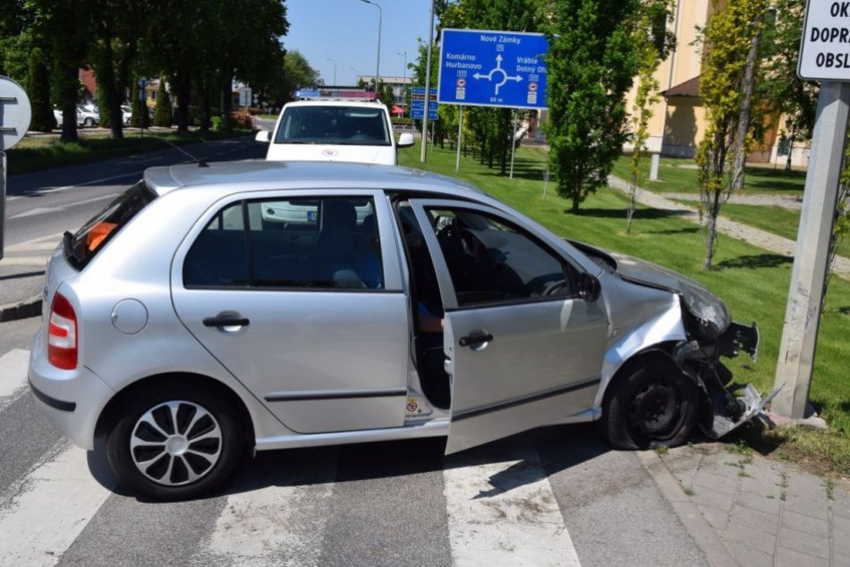 Ilustračný obrázok k článku Vodič nabúral do verejného osvetlenia: Po nehode nafúkal viac ako 2,5 PROMILE