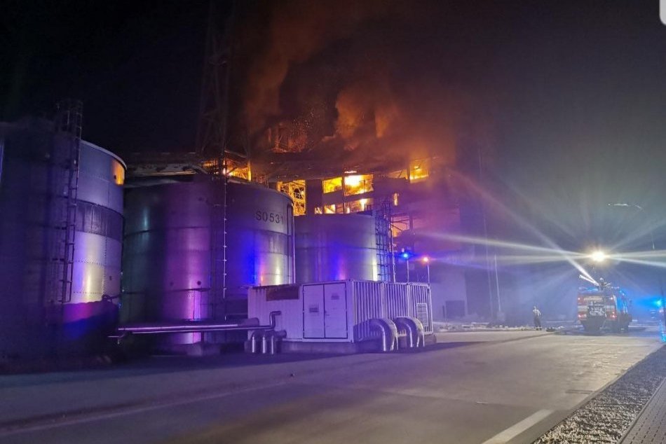 Ilustračný obrázok k článku Mohutná EXPLÓZIA v Malackách: V plameňoch je výrobná hala IKEA