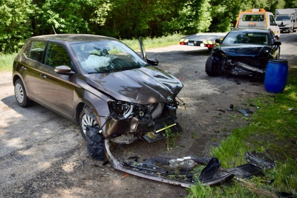 Ilustračný obrázok k článku Škoda za desiatky tisíc eur: Policajti zasahovali pri čelnej zrážke dvoch áut