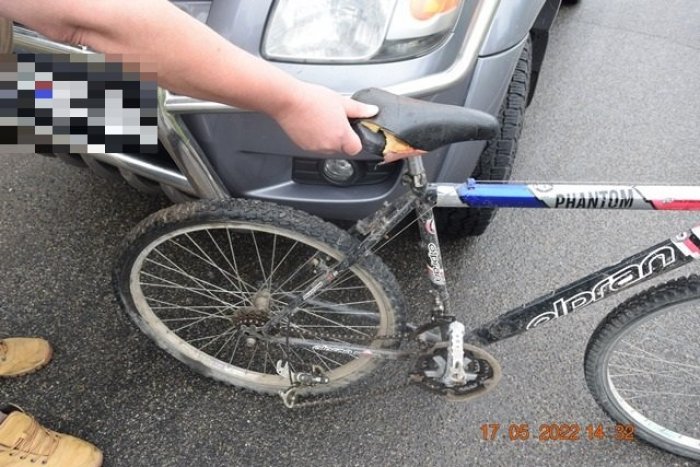 Ilustračný obrázok k článku Polícia opísala nehodu cyklistu s autom v Rapovciach: Podozrivým má byť 9-ročný chlapec!