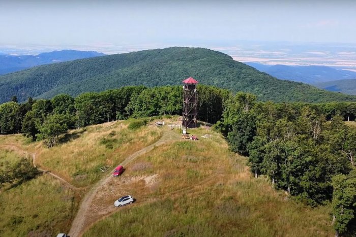 Ilustračný obrázok k článku Zdolajte najvyšší vrch Nitrianskeho kraja: Turistov čaká výstup na Panskú Javorinu