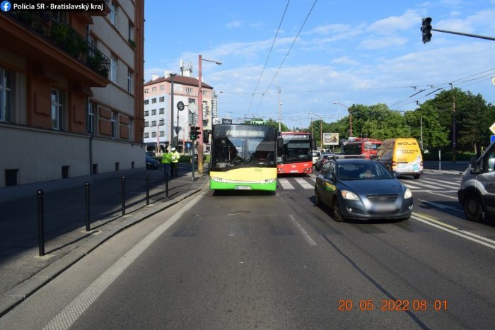 Ilustračný obrázok k článku V Bratislave sa stala vážna nehoda: Autobus ZRAZIL malé dievča