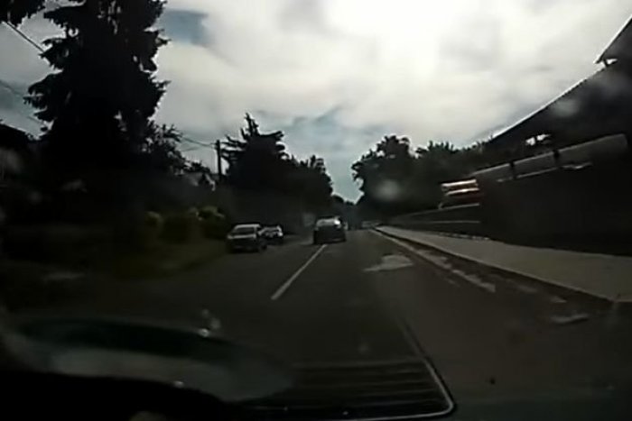 Ilustračný obrázok k článku ŠIALENÁ naháňačka v Banskobystrickom kraji: Vodič pri úniku prekročil 240 km/h! VIDEO