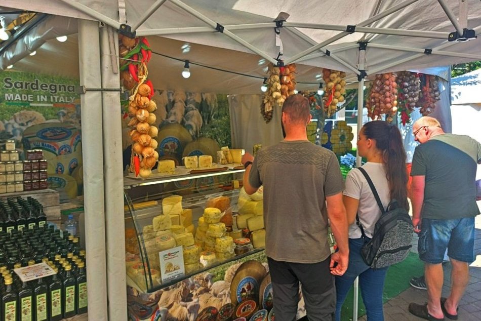 Ilustračný obrázok k článku V Poprade sa ozývali talianske heslá a výrazy: Atmosféra gastrofestivalu v OBRAZOCH