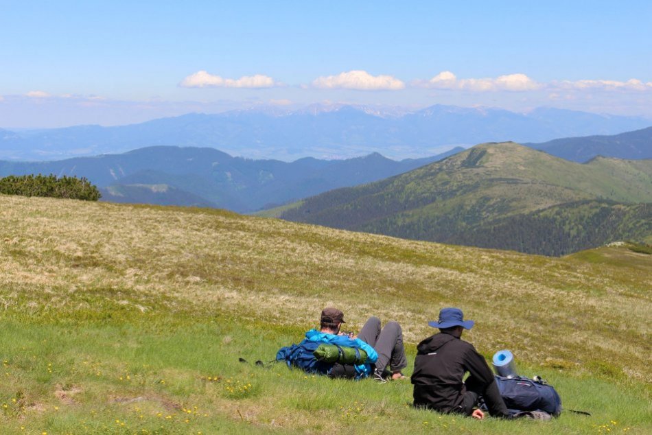 Ilustračný obrázok k článku TIP na letný výlet pri Bystrici: Zažite strhujúci kruhový výhľad, FOTO