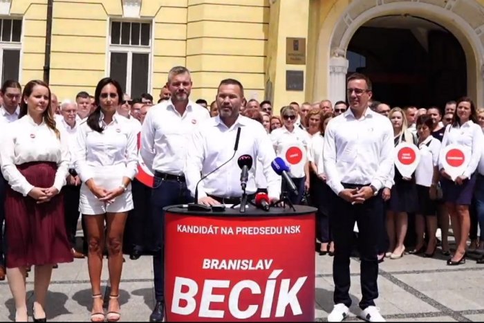 Ilustračný obrázok k článku Hlas-SD predstavil kandidáta na post župana NSK: O funkciu zabojuje Branislav Becík