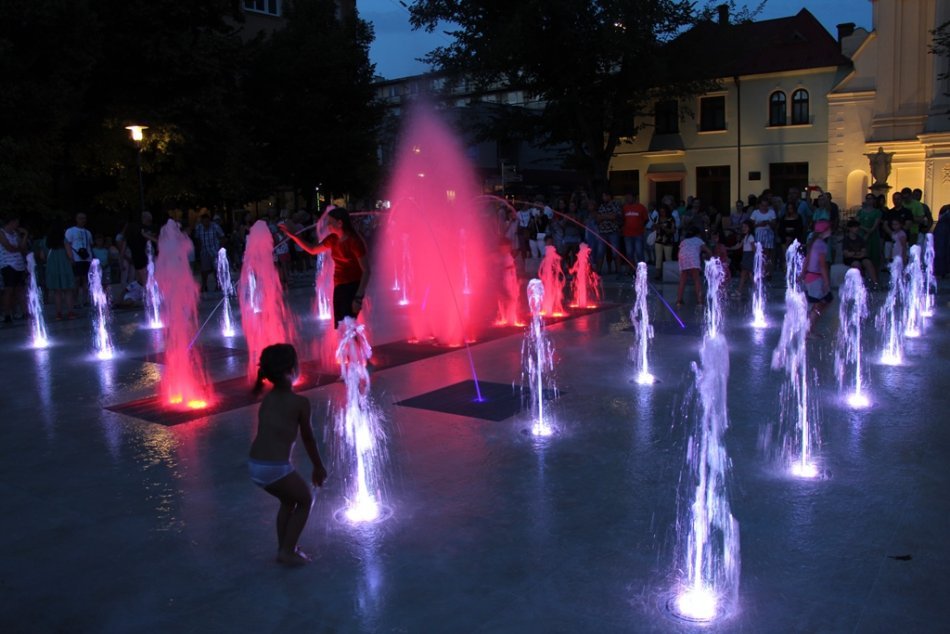 Ilustračný obrázok k článku Osvieženie v centre mesta: Vynovenú fontánu odovzdali do užívania, FOTO