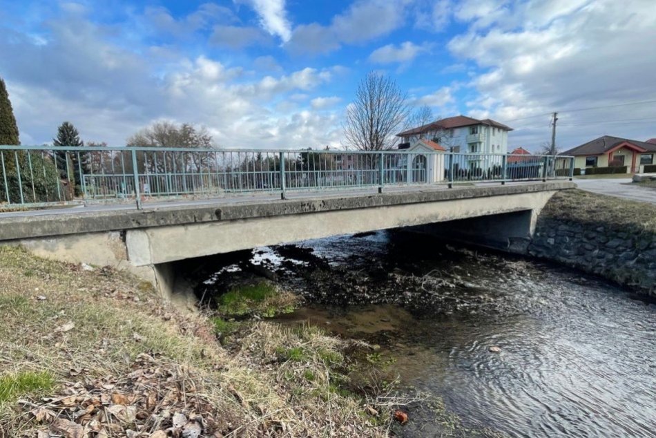 Ilustračný obrázok k článku Víťaz ODSTÚPIL od zmluvy: Kraj zopakuje súťaž na rekonštrukciu mosta kúsok od Trnavy