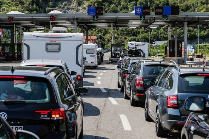 Ilustračný obrázok k článku Európske diaľnice čaká cez víkend dopravné PEKLO: S kolónami počítajte aj smerom k Jadranu