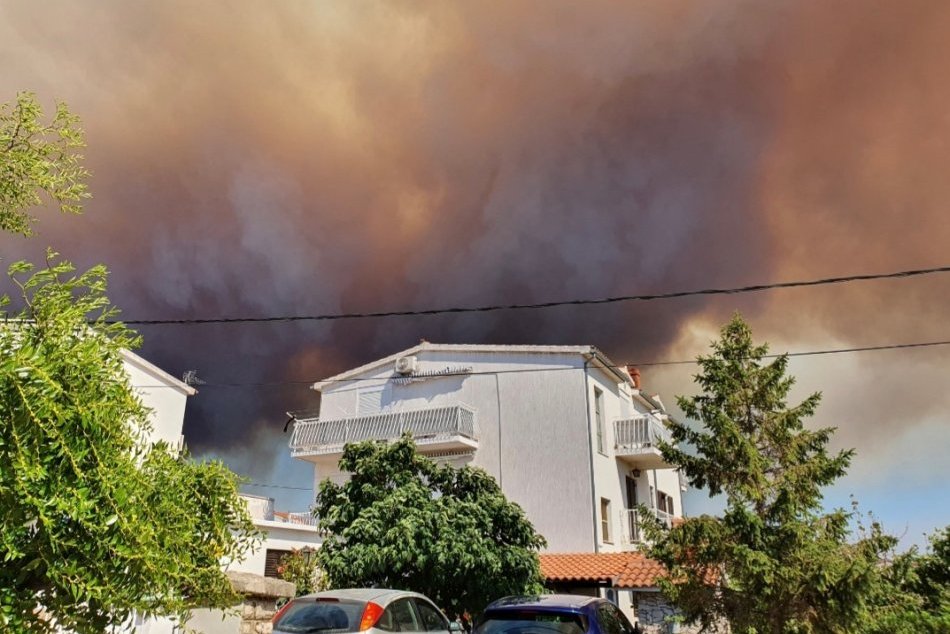 Ilustračný obrázok k článku V Chorvátsku zostala po požiari SPÚŠŤ: Slovenka opisuje dovolenkovú hrôzu, FOTO