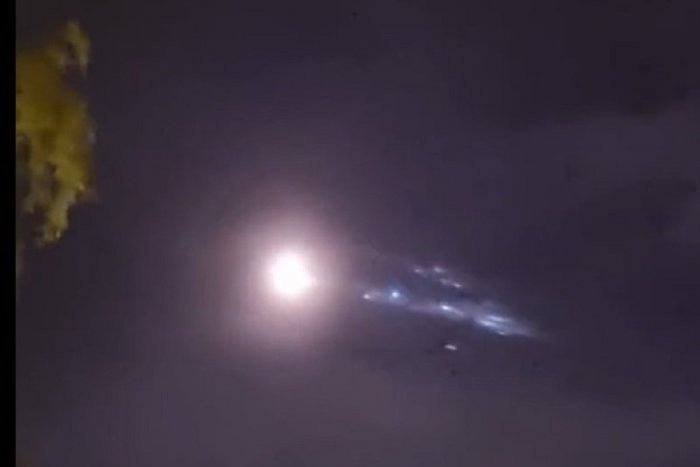 Ilustračný obrázok k článku Na Zem nekontrolovateľne dopadla čínska raketa, NASA preto kritizuje Peking, VIDEO