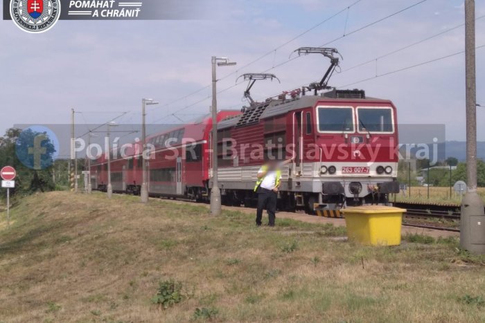Ilustračný obrázok k článku Ďalšia TRAGÉDIA na železnici pri Bratislave: Pod vlak skočila neznáma osoba