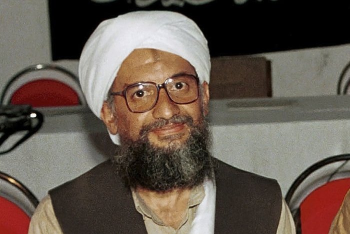 Ilustračný obrázok k článku Zomrel vodca al-Káidy Ajman Zawahrí: Osudným sa mu stalo, že vyšiel na balkón