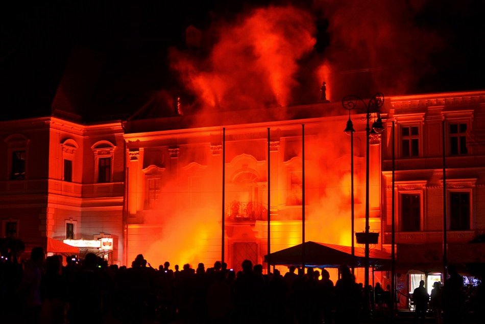 Ilustračný obrázok k článku Smutné výročie ničivého POŽIARU: Bystrica bola v plameňoch, zomrelo vyše 130 ľudí, FOTO