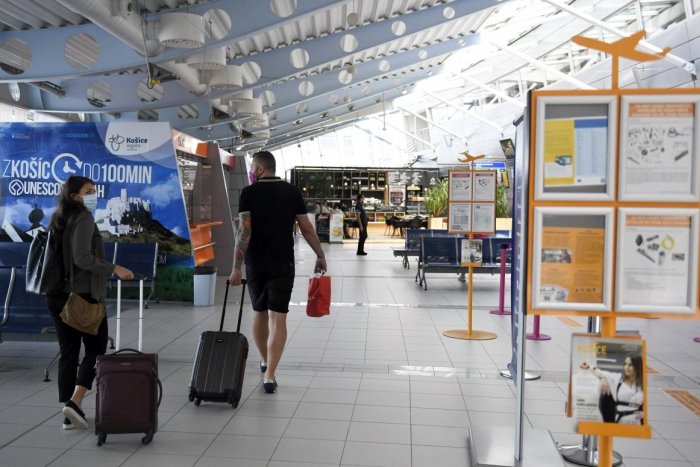 Ilustračný obrázok k článku ŠOK na slovenskom letisku: Priestory museli EVAKUOVAŤ, hľadali bombu!
