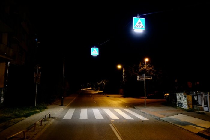 Ilustračný obrázok k článku Viditeľné a bezpečnejšie: V Bratislave pribudlo OSVETLENIE na priechodoch pre chodcov