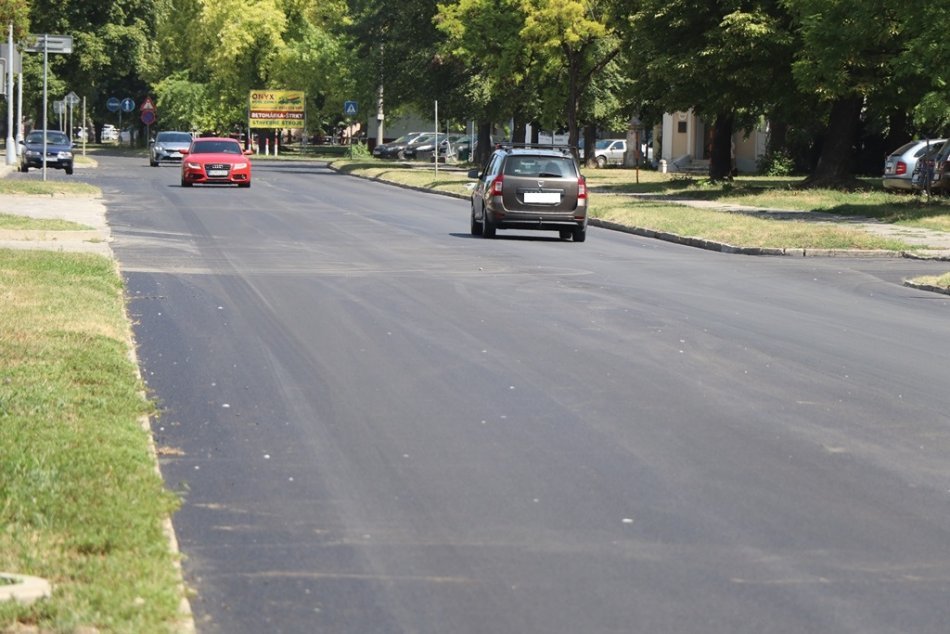 Ilustračný obrázok k článku Na frekventovanej ceste už položili nový asfalt: Mesto ešte obnoví dve ulice