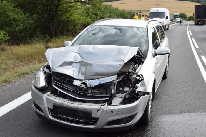 Ilustračný obrázok k článku KURIÓZNA nehoda v Banskobystrickom kraji: Vodič po nehode ušiel do kríkov, vieme PREČO!