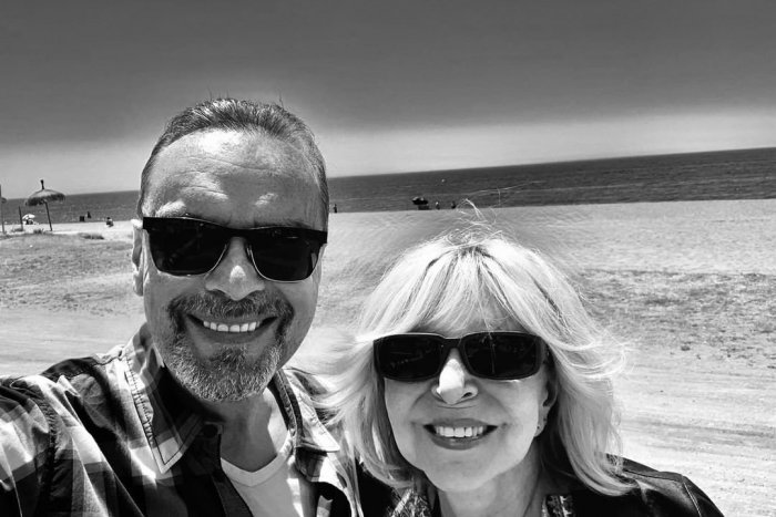 Ilustračný obrázok k článku Zronený manžel speváckej divy: Posledná ROZLÚČKA s Hankou bude v stredu, spomeňte si na ňu...