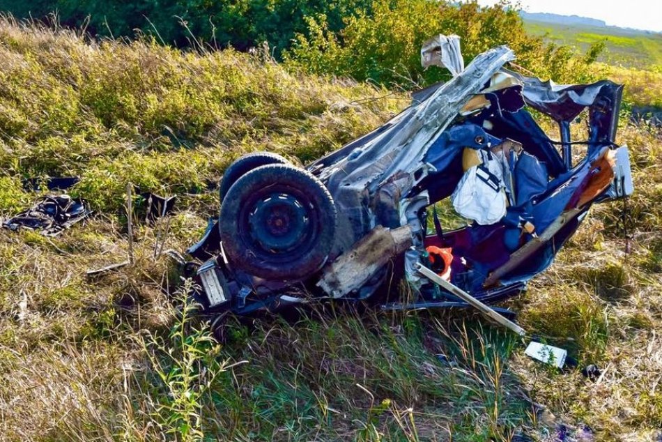 Ilustračný obrázok k článku HROZIVÁ nehoda s tragickými následkami: Z áut zostali len vraky, spolujazdkyňa zomrela, FOTO