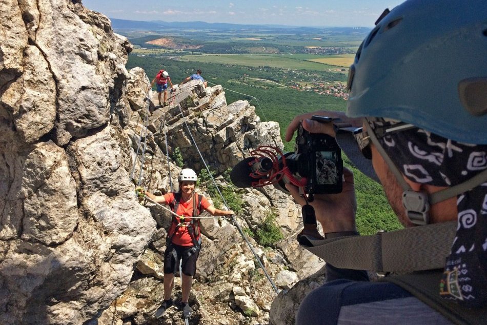 Ilustračný obrázok k článku Otvorenie turistickej atrakcie sa blíži: FERRATU na Zobore sprístupnia skôr