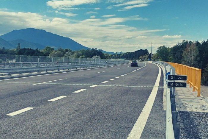 Ilustračný obrázok k článku Vodiči na to čakali 4 roky: Nový diaľničný most smerom z Popradu už slúži motoristom