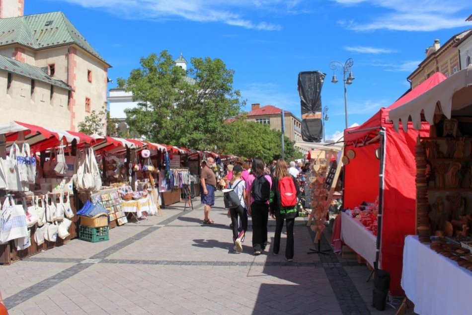 Ilustračný obrázok k článku TOP 12 víkendových akcií pod Urpínom: Bystrica zažije narodeninovú PÁRTY aj FESTIVAL