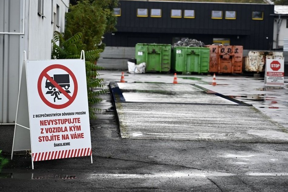 Ilustračný obrázok k článku Zásah ENVIROPOLÍCIE na juhu Slovenska: Došlo k NEOPRÁVNENÉMU nakladaniu s odpadmi?