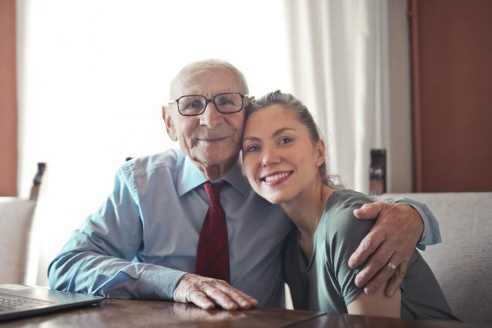 Ilustračný obrázok k článku Pomoc tým, ktorí ich vychovali: Seniori budú môcť od detí dostávať rodičovský dôchodok