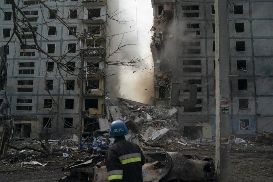 Ilustračný obrázok k článku ZVERSTVÁ Rusov pokračujú: Útok raketami, zasiahli aj Kyjev. Mestá sú pod paľbou, hlásia OBETE