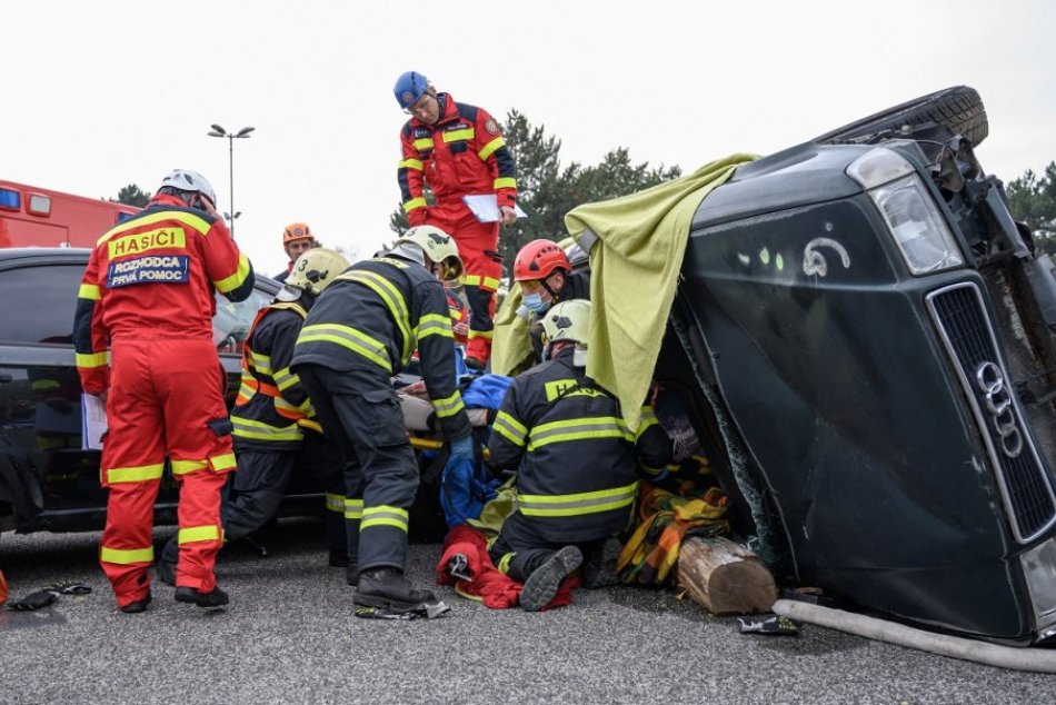 Ilustračný obrázok k článku V Nitre sa stretli hasiči z troch krajín: Súperili vo vyslobodzovaní osôb, FOTO