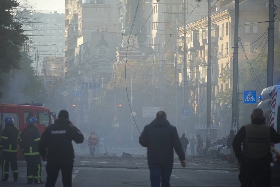 Ilustračný obrázok k článku Ukrajinou otriasli ďalšie výbuchy: Ruský útok prerušil aj prezidentské voľby