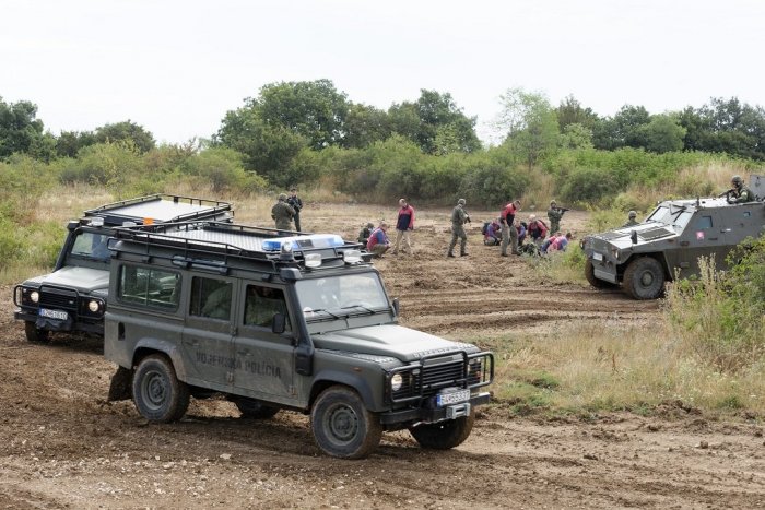 Ilustračný obrázok k článku Kolíňany dostali upozornenie od rezortu obrany: Po vojenskom cvičisku chodia TURISTI!