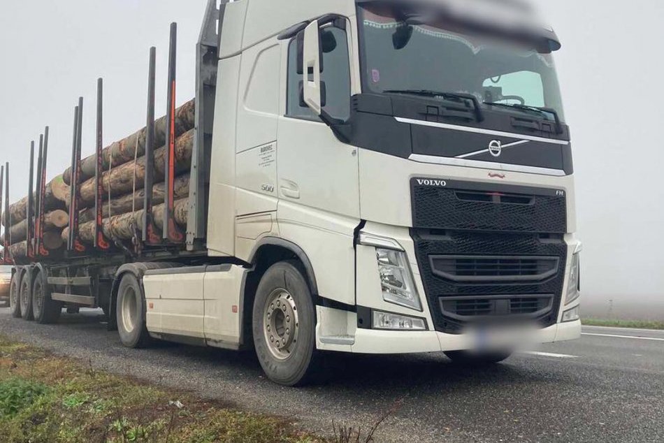Ilustračný obrázok k článku ŠOK medzi Bystricou a Zvolenom: Kamión s drevom šoféroval opitý vodič, FOTO