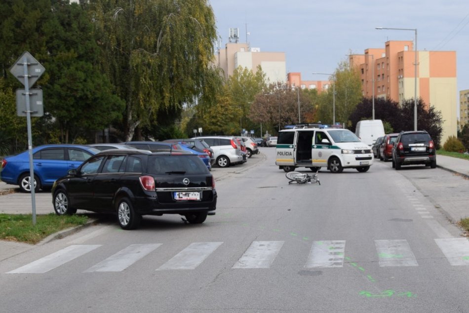 Ilustračný obrázok k článku Polícia vyšetruje zrážku auta a cyklistky: Žena utrpela VÁŽNE zranenia!