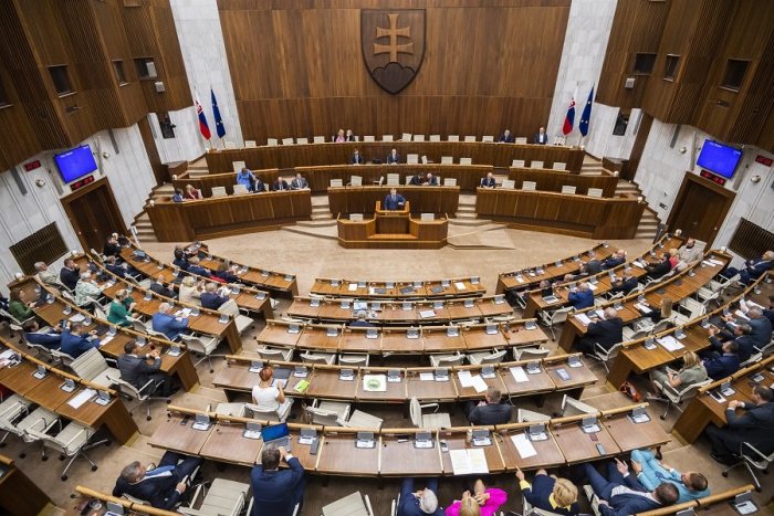 Ilustračný obrázok k článku Väčšina Slovákov CHCE predčasné voľby: Prieskum prezrádza, kto by ich VYHRAL