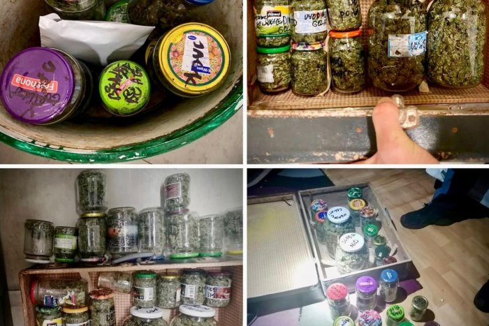 Ilustračný obrázok k článku Dom v Kolíňanoch prehľadali policajti: Marihuanu našli v zaváraninových pohároch