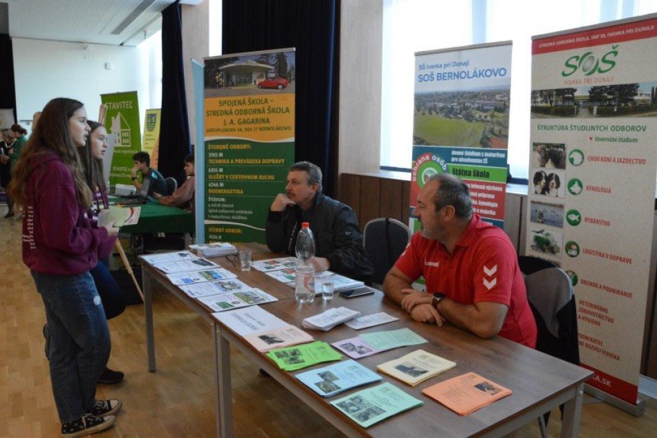 Ilustračný obrázok k článku Kam na strednú? Burza škôl sa v Šali konala po trojročnej prestávke