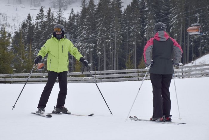 Ilustračný obrázok k článku Veria v lepšiu sezónu, ako vlani: Ktoré lyžiarske strediská pod Tatrami už sú otvorené?