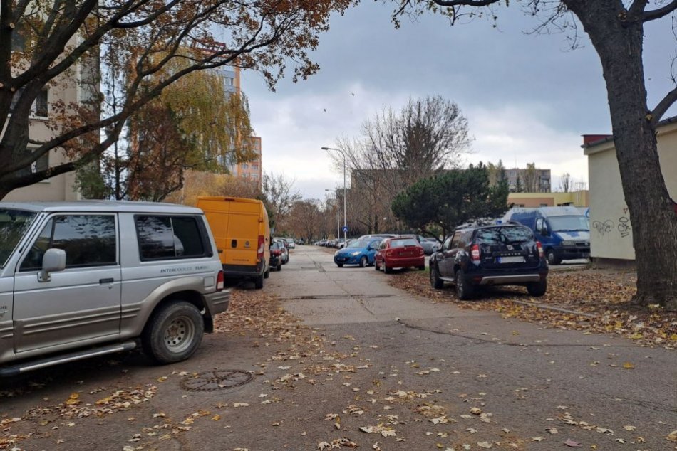 Ilustračný obrázok k článku Potešia vodičov: Topoľčany pripravujú výstavbu desiatok parkovacích miest
